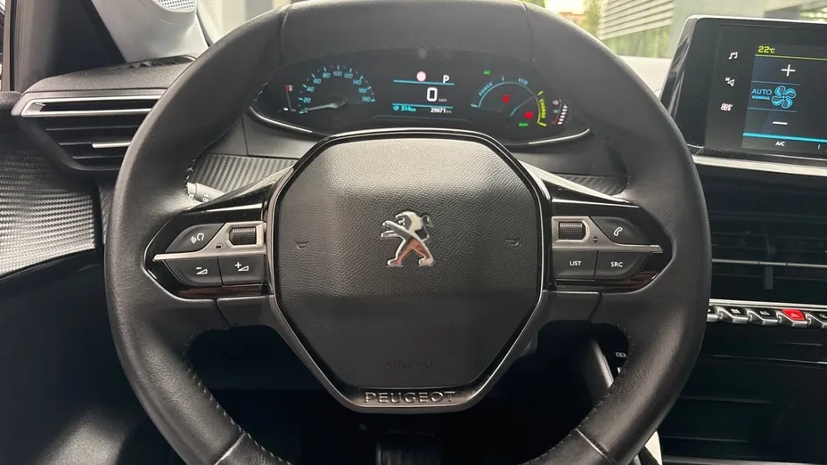 PEUGEOT 208 e-208 Active