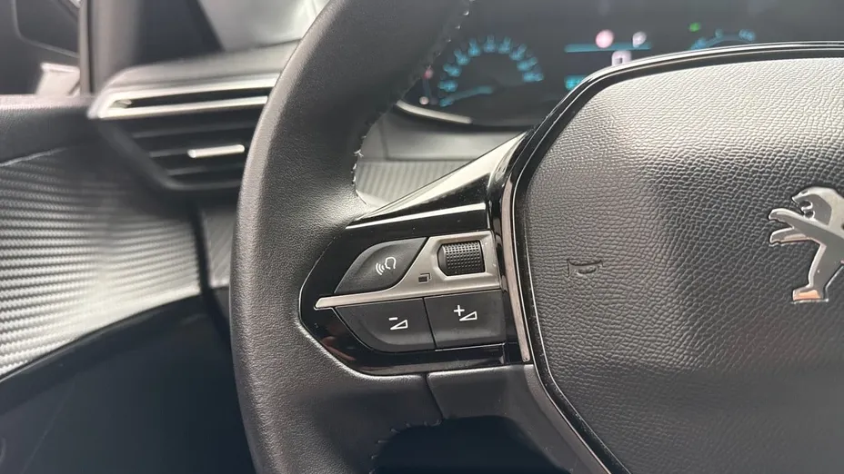 PEUGEOT 208 e-208 Active