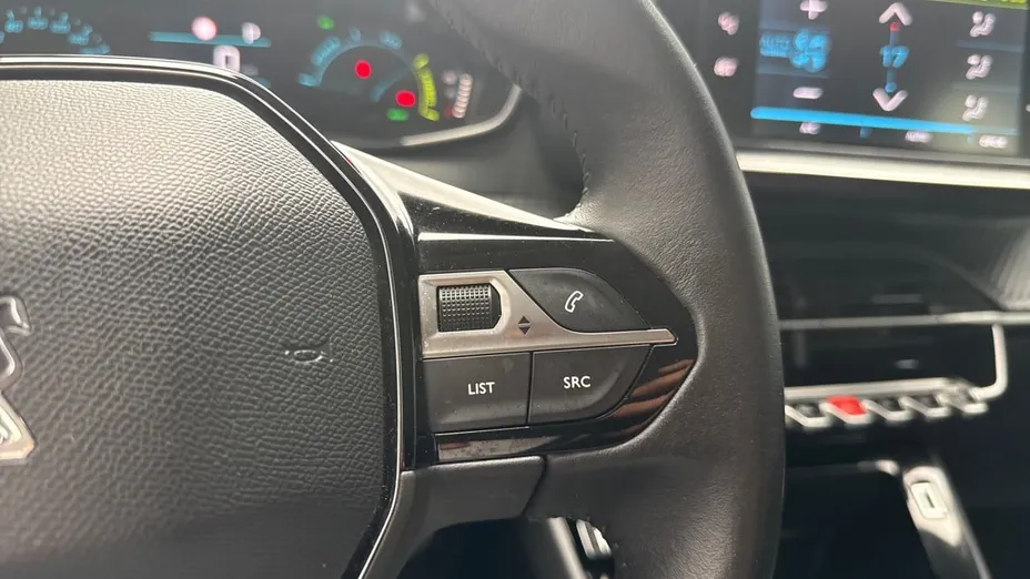 PEUGEOT 208 e-208 Active