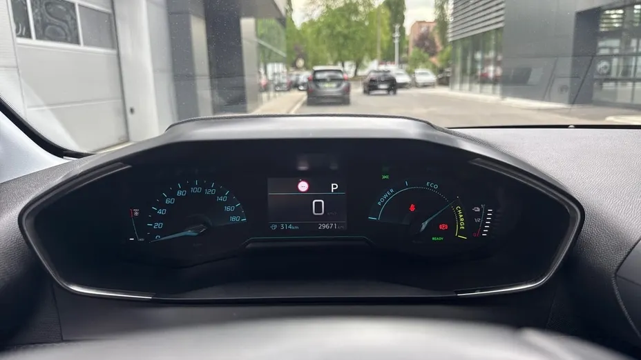 PEUGEOT 208 e-208 Active