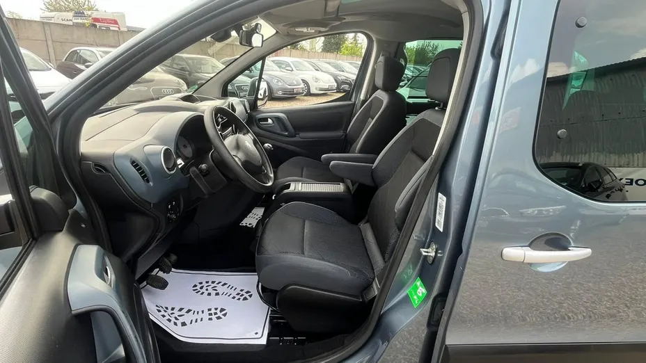 PEUGEOT Partner -