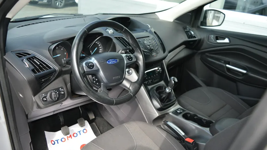 FORD Kuga -