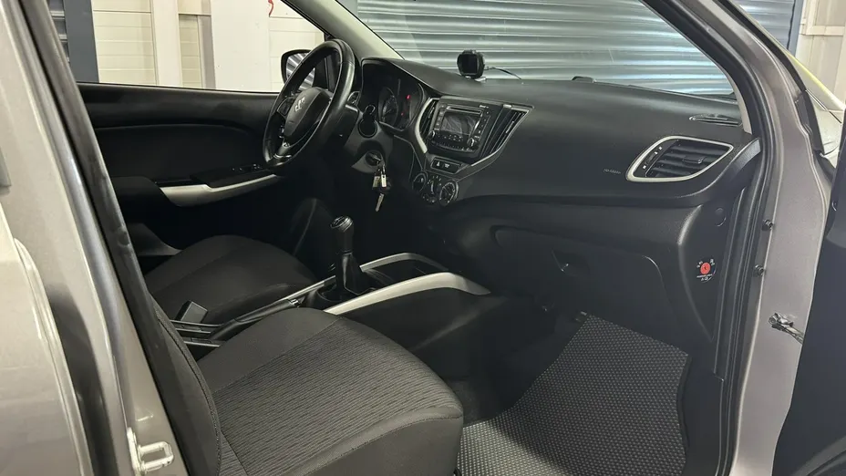 SUZUKI Baleno -