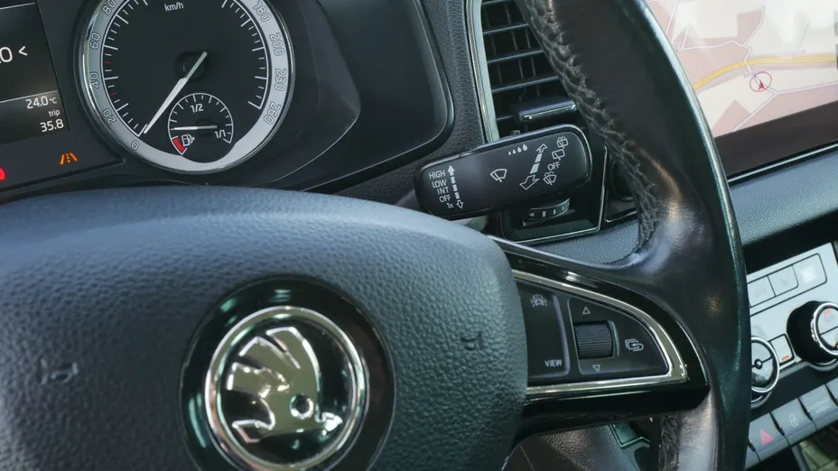 SKODA Karoq -