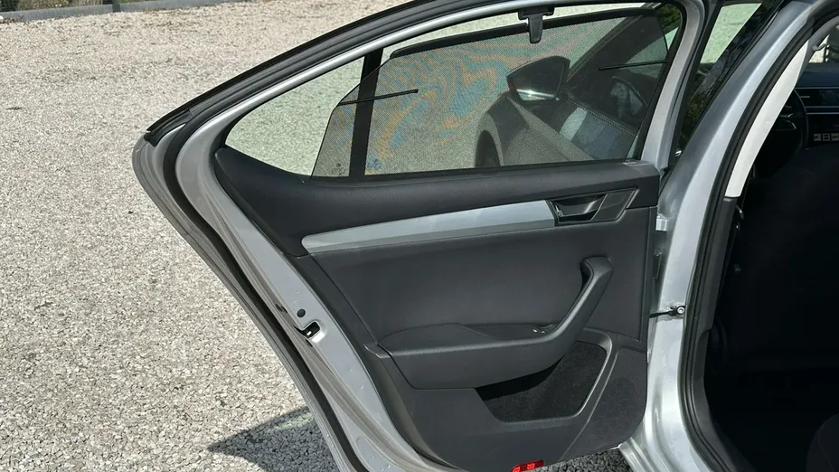 SKODA Superb -