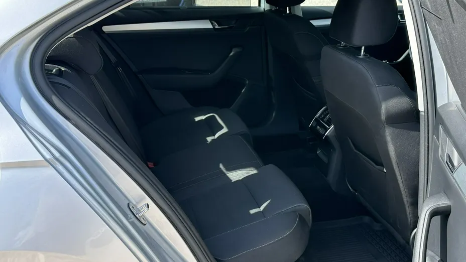 SKODA Superb -