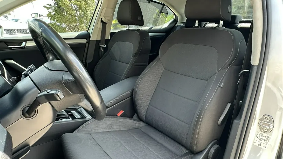 SKODA Superb -