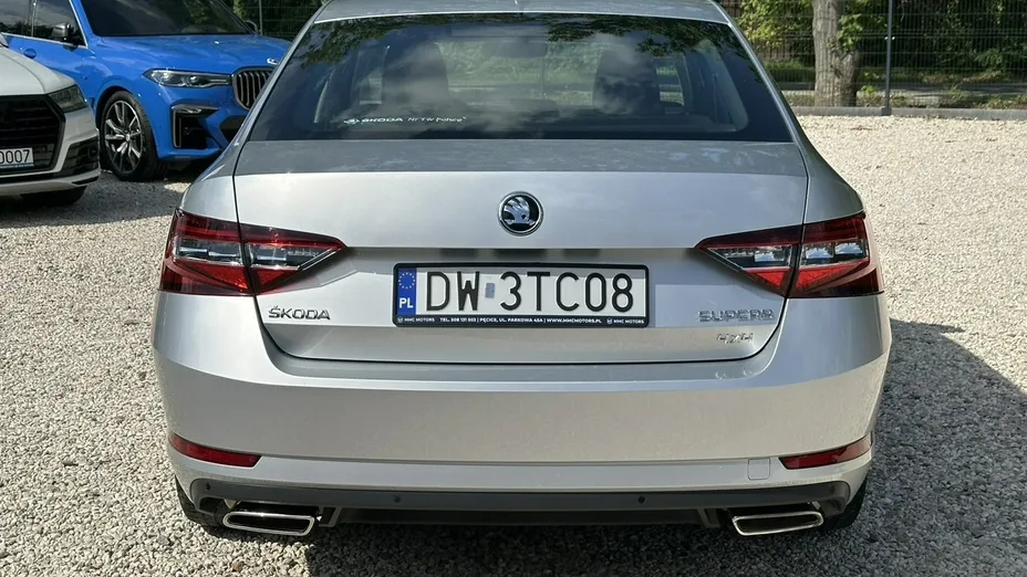 SKODA Superb -