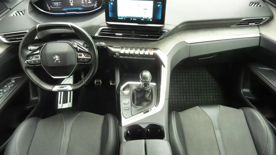 PEUGEOT 5008 -