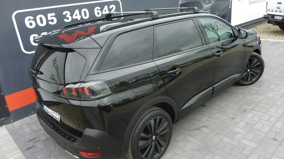 PEUGEOT 5008 -