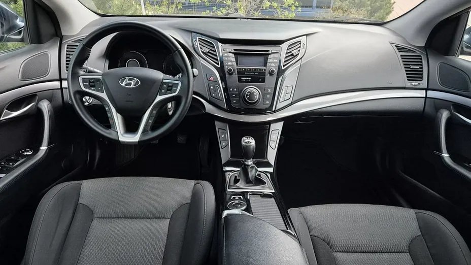 HYUNDAI i40 -