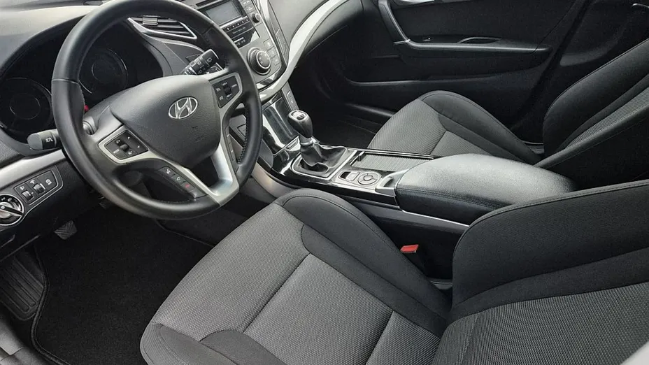 HYUNDAI i40 -