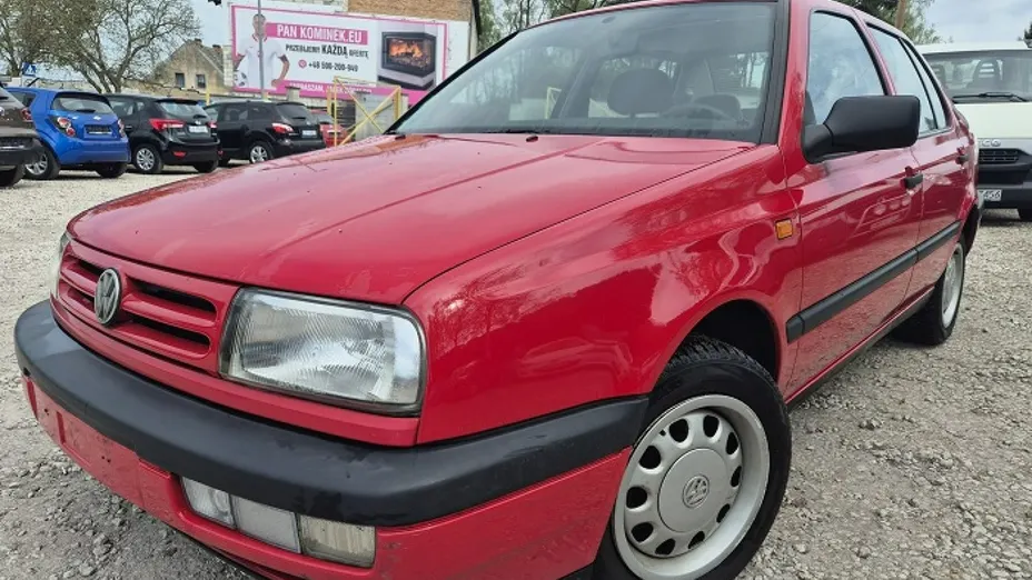 VOLKSWAGEN Vento -