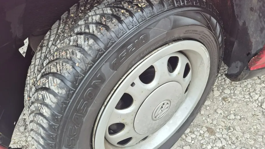 VOLKSWAGEN Vento -