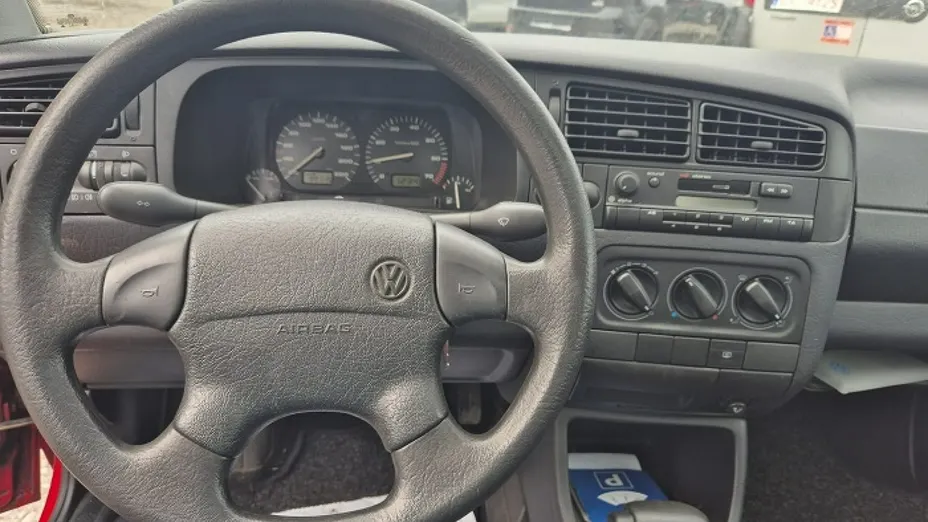 VOLKSWAGEN Vento -