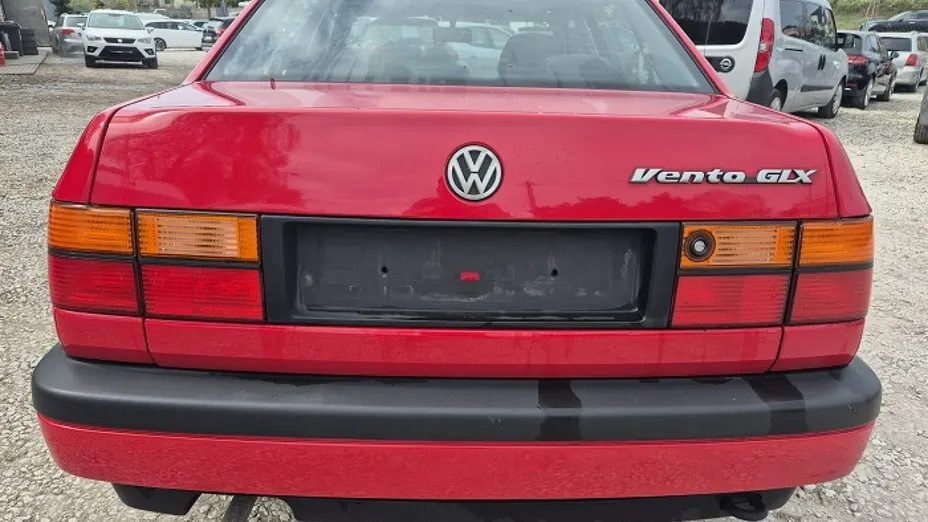 VOLKSWAGEN Vento -