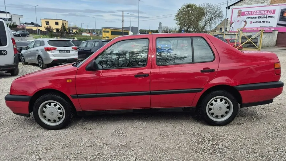 VOLKSWAGEN Vento -