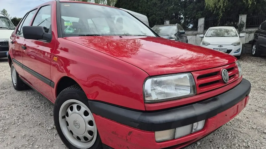 VOLKSWAGEN Vento -