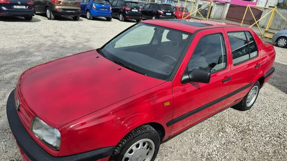 VOLKSWAGEN Vento -