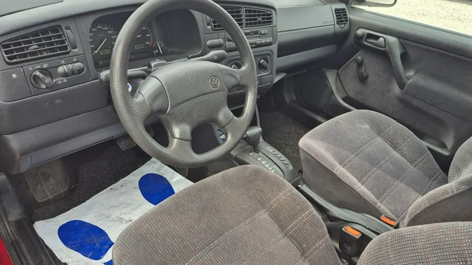 VOLKSWAGEN Vento -
