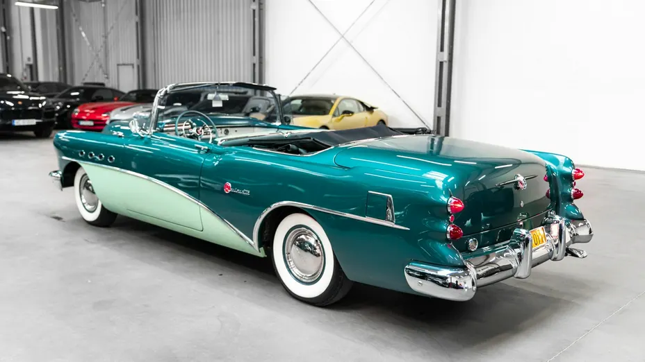 BUICK Roadmaster -