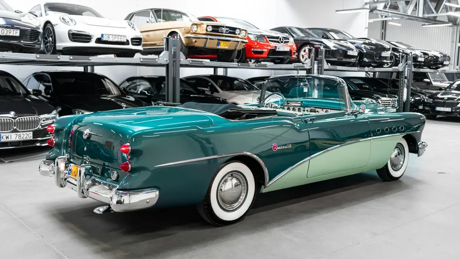 BUICK Roadmaster -