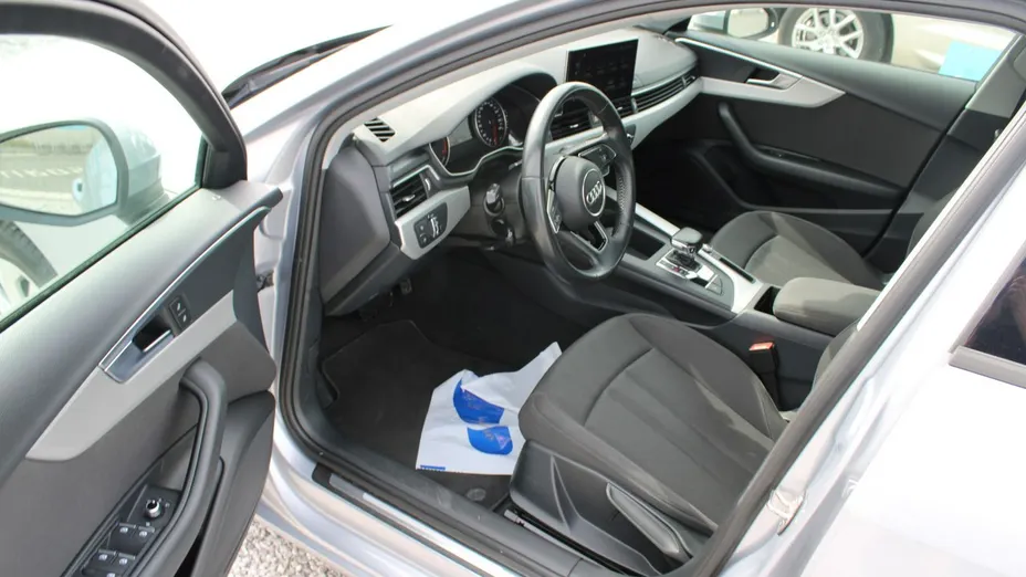 AUDI A4 -