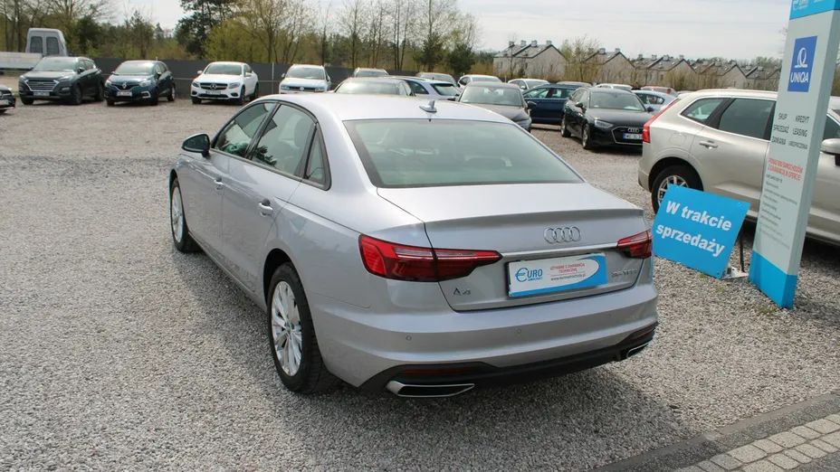 AUDI A4 -