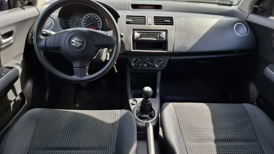 SUZUKI Swift -
