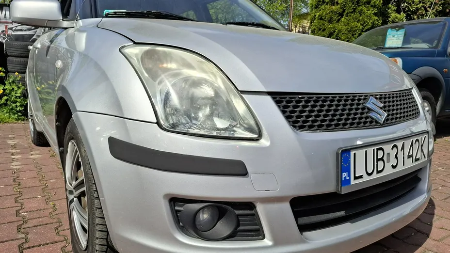 SUZUKI Swift -