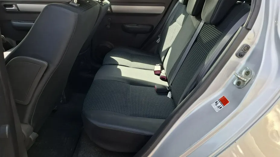 SUZUKI Swift -