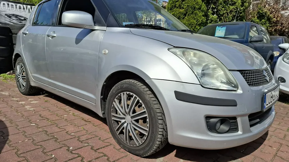 SUZUKI Swift -
