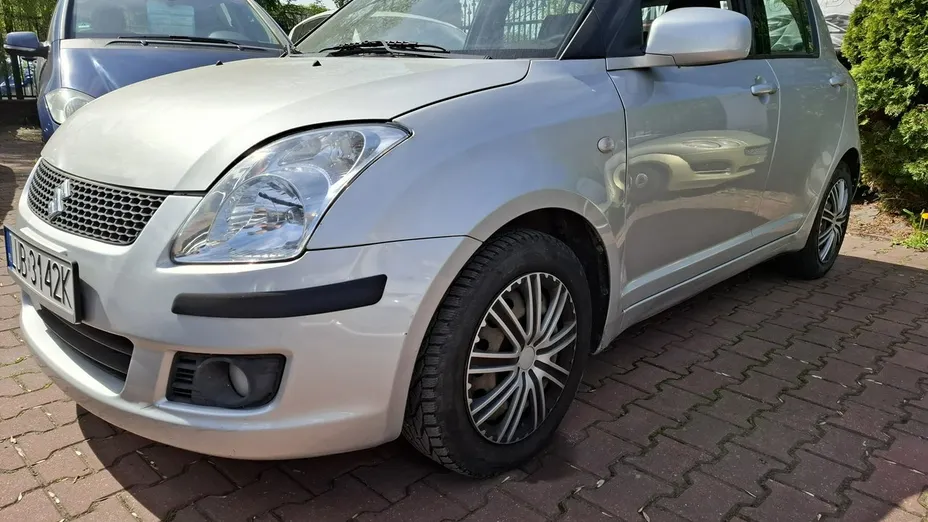 SUZUKI Swift -