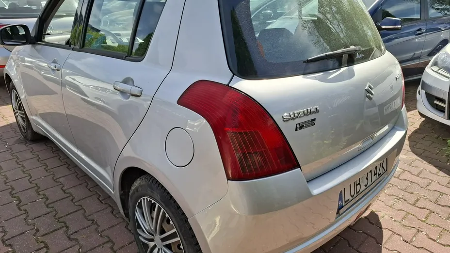 SUZUKI Swift -