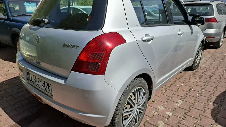 SUZUKI Swift -
