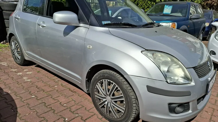 SUZUKI Swift -