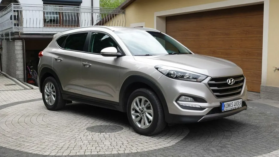 HYUNDAI Tucson -