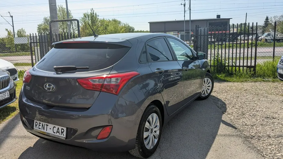 HYUNDAI i30 -