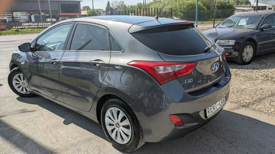 HYUNDAI i30 -