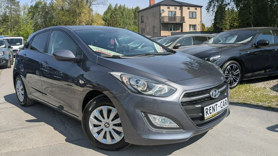 HYUNDAI i30 -