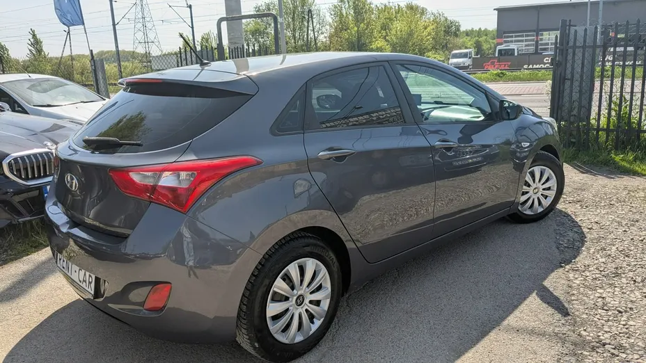 HYUNDAI i30 -