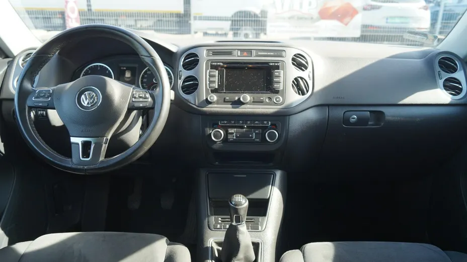 VOLKSWAGEN Tiguan -