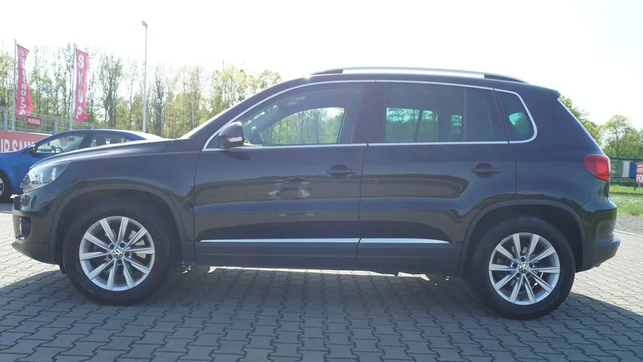 VOLKSWAGEN Tiguan -