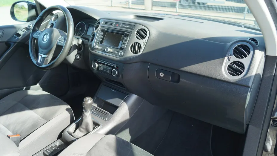 VOLKSWAGEN Tiguan -