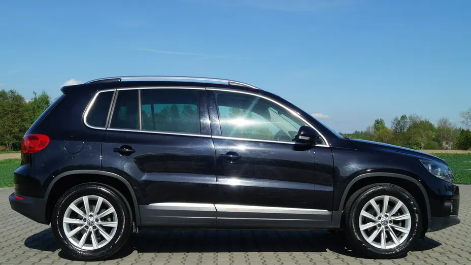 VOLKSWAGEN Tiguan -
