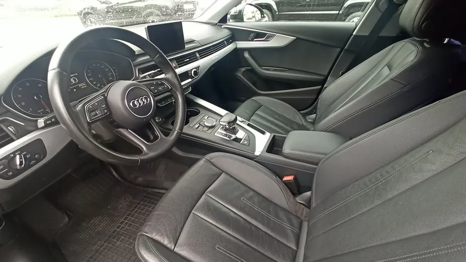 AUDI A4 -