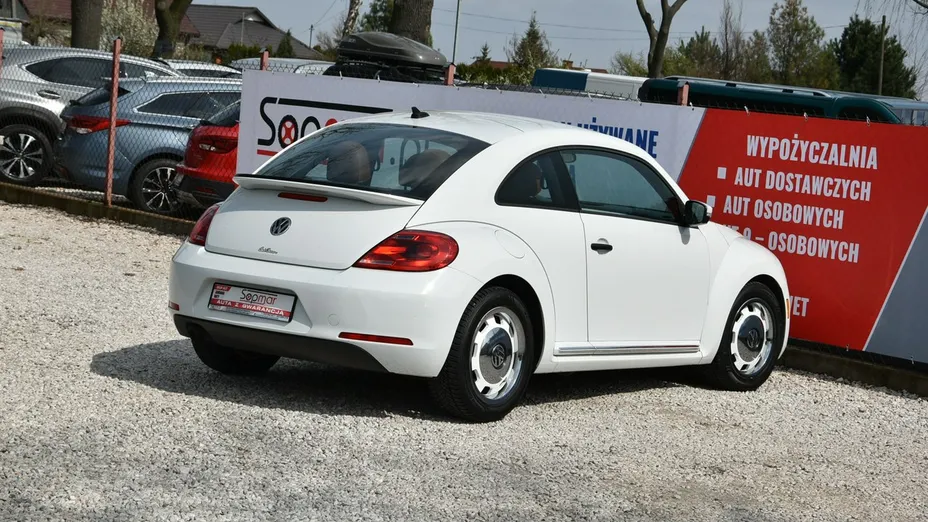 VOLKSWAGEN New Beetle -