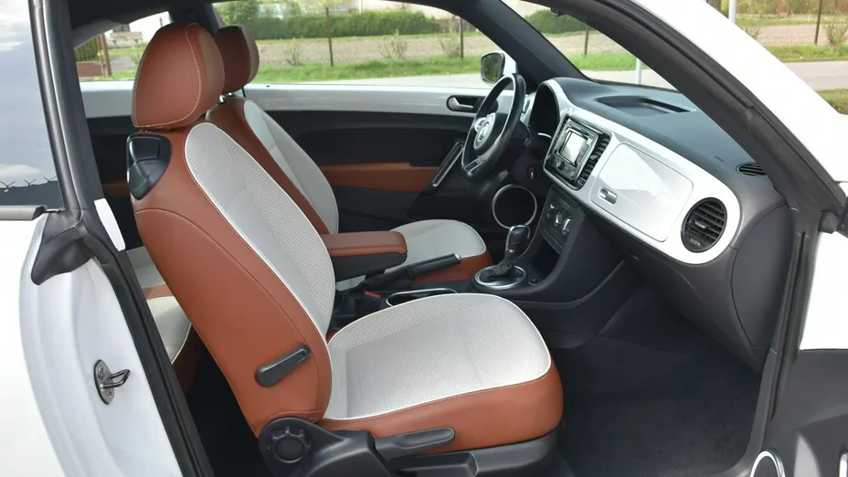 VOLKSWAGEN New Beetle -