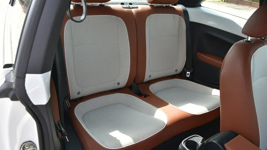 VOLKSWAGEN New Beetle -