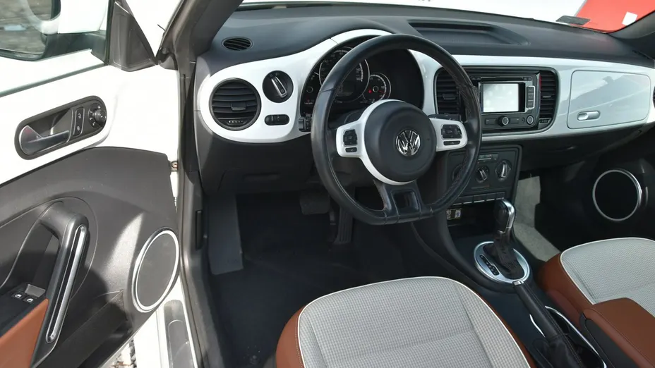 VOLKSWAGEN New Beetle -